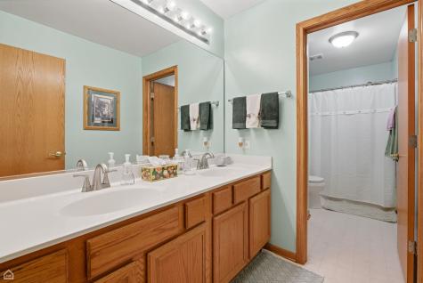 1017 Wheatland Drive Crystal Lake IL 60014