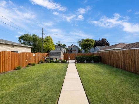 562 Liberty Street Joliet IL 60432