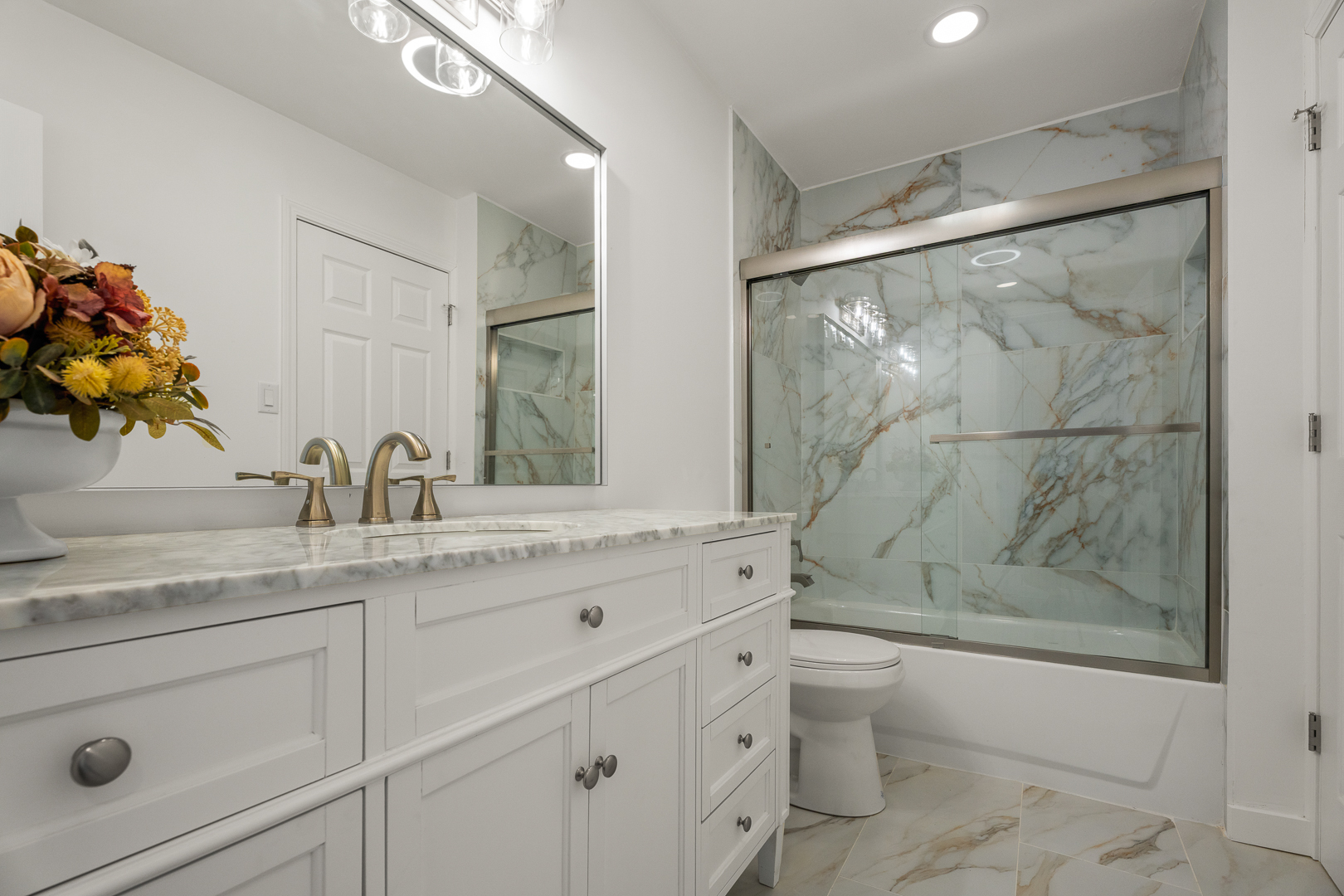 220 North Ashbury Avenue Bolingbrook IL 60440