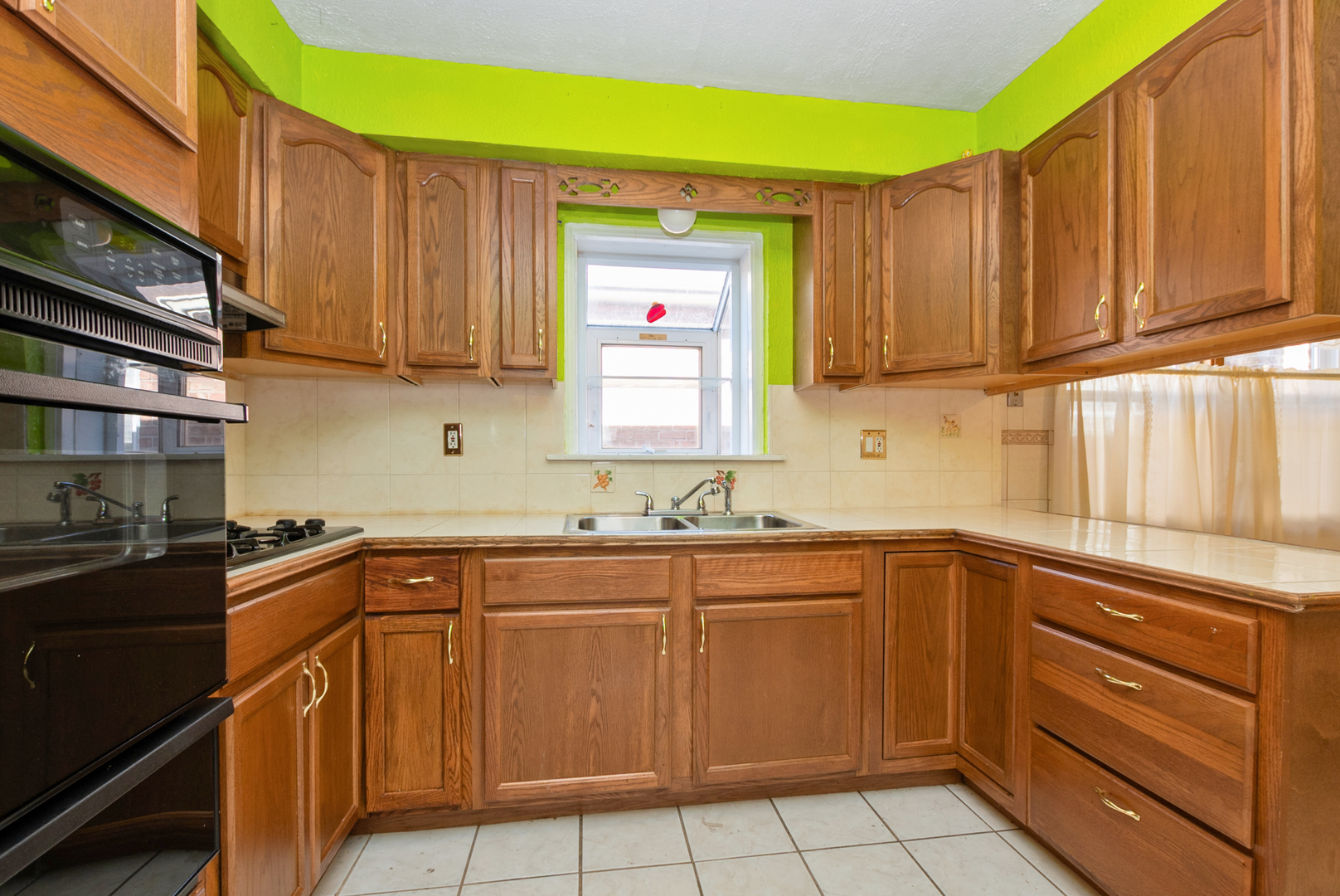 8834 South Oglesby Avenue Chicago IL 60617