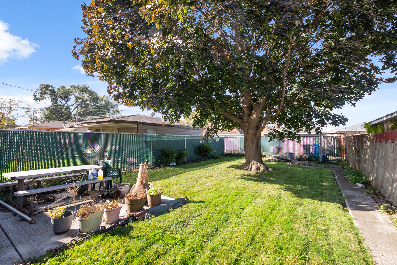 8834 South Oglesby Avenue Chicago IL 60617