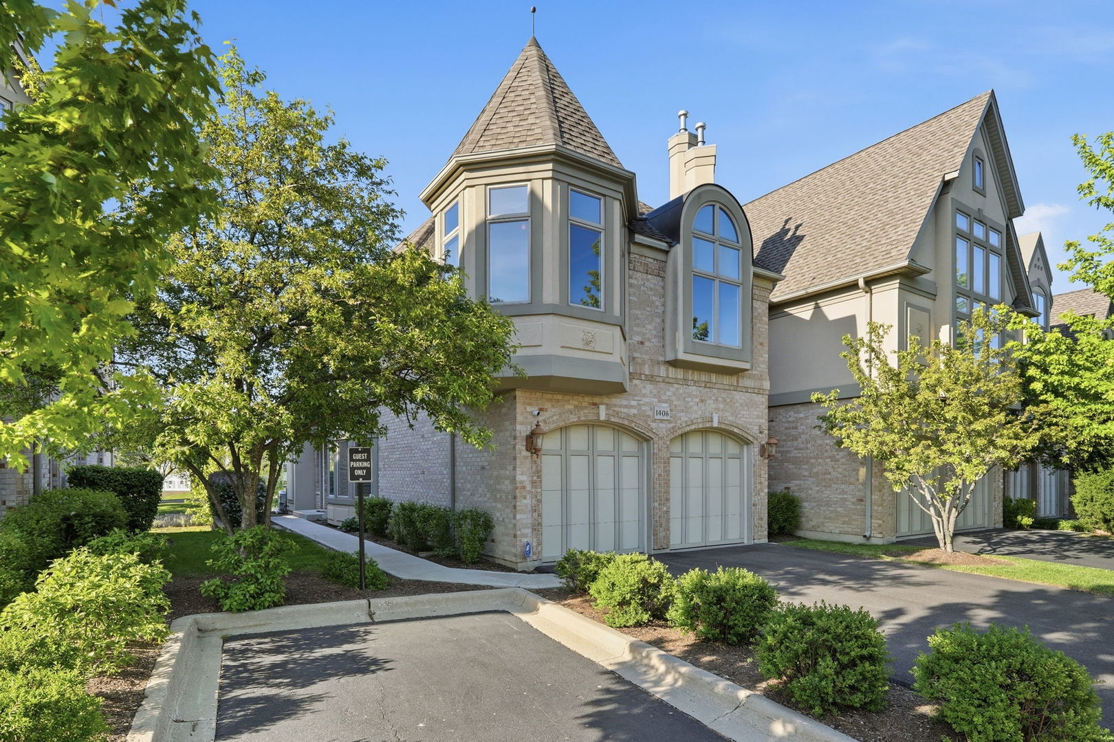 1406 West Rue Paris Place Inverness IL 60067