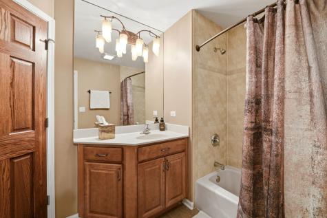 1406 West Rue Paris Place Inverness IL 60067