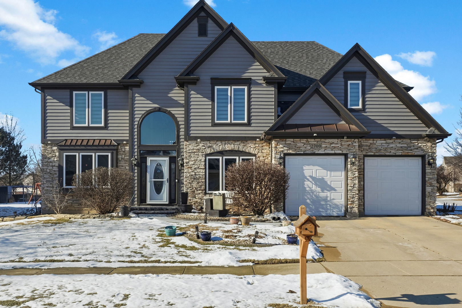 2700 Harlstone Drive Aurora IL 60502