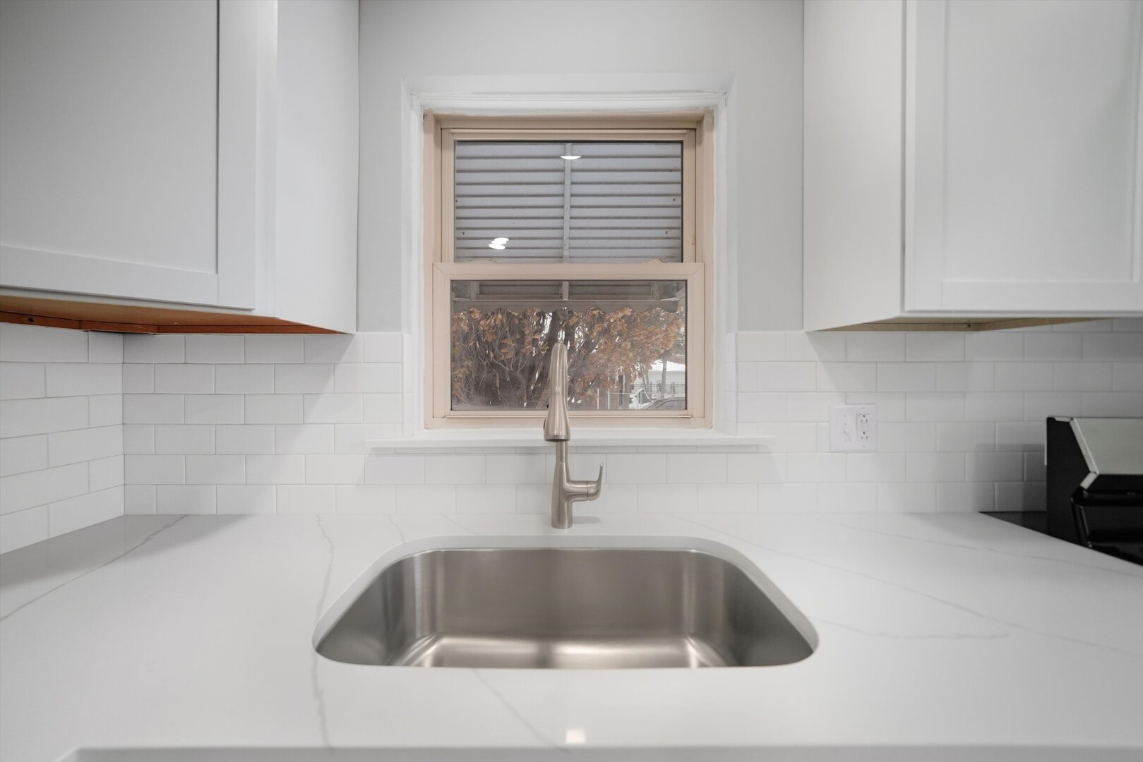 2658 West 83rd Street Chicago IL 60652