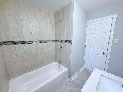 2658 West 83rd Street Chicago IL 60652