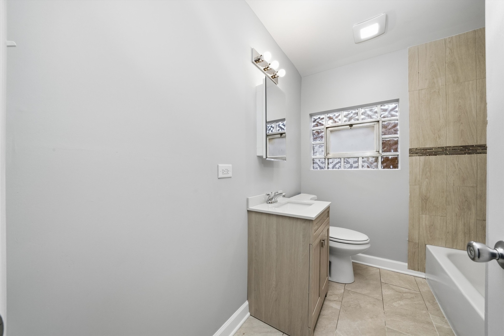 2658 West 83rd Street Chicago IL 60652