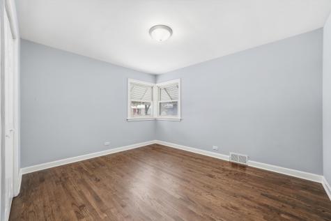 2658 West 83rd Street Chicago IL 60652