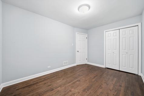 2658 West 83rd Street Chicago IL 60652