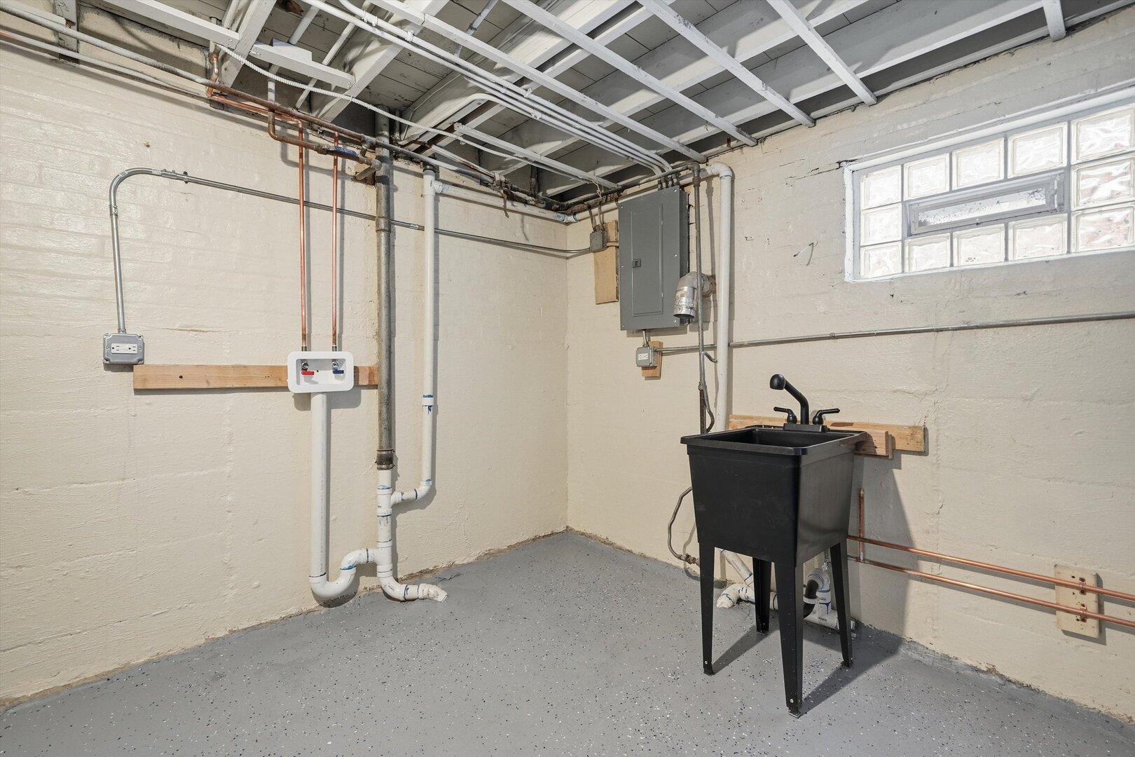 2658 West 83rd Street Chicago IL 60652