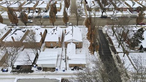 2658 West 83rd Street Chicago IL 60652
