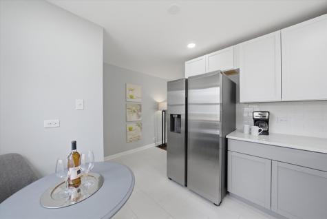 2658 West 83rd Street Chicago IL 60652