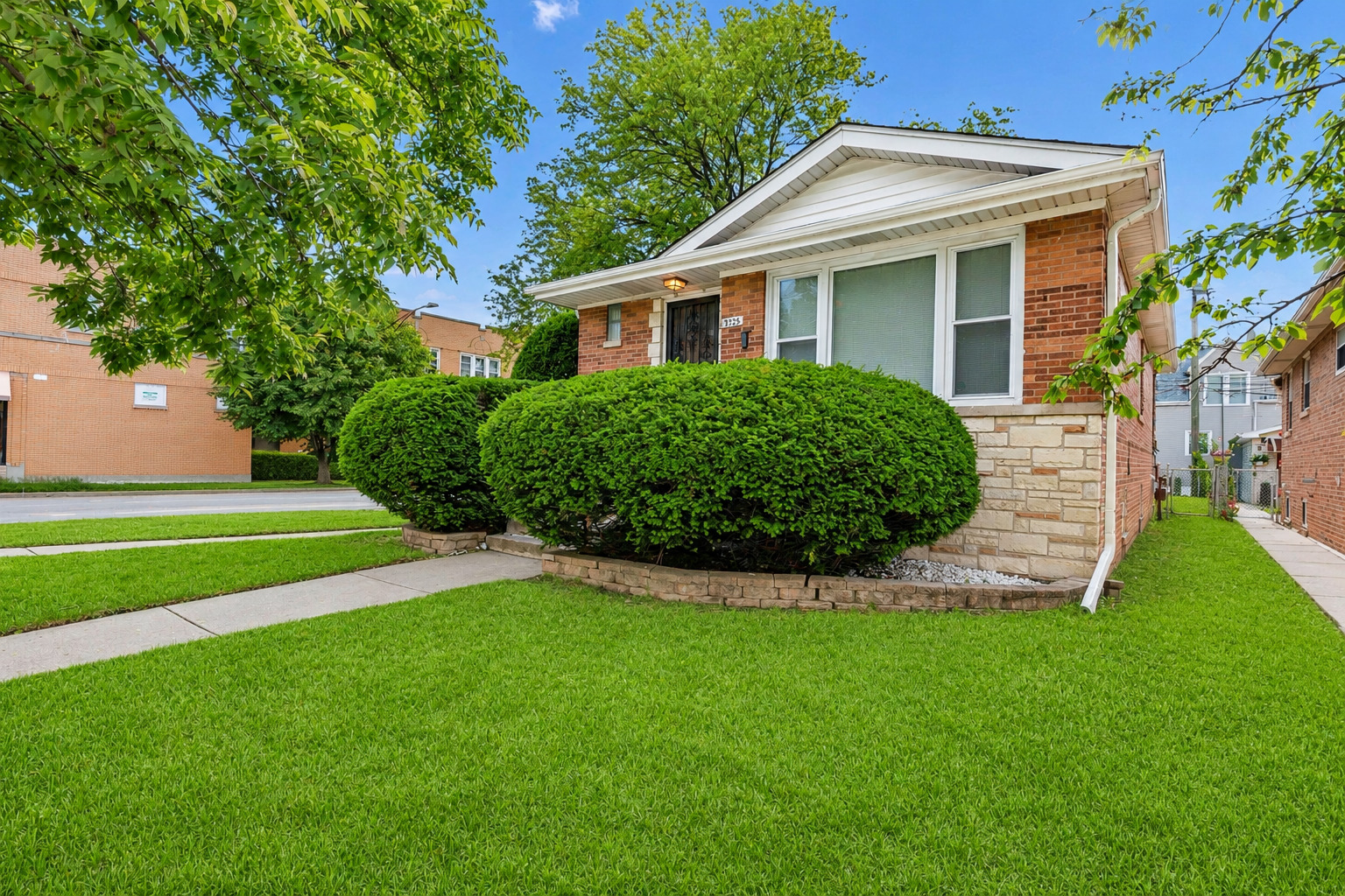 3225 North Narragansett Avenue Chicago IL 60634