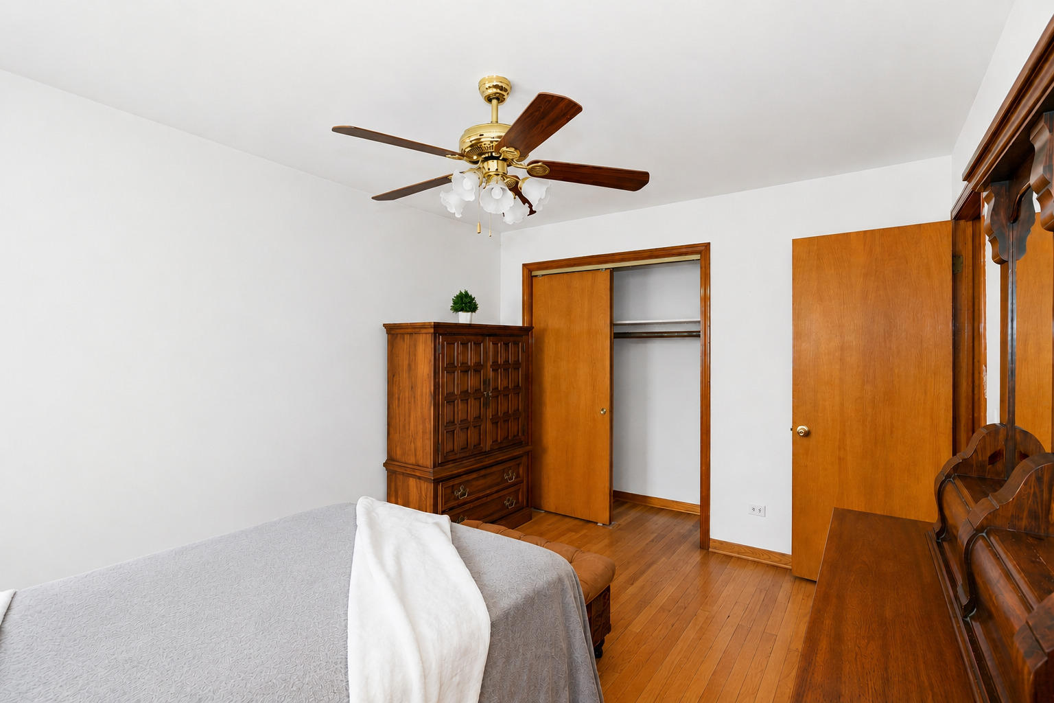 3225 North Narragansett Avenue Chicago IL 60634