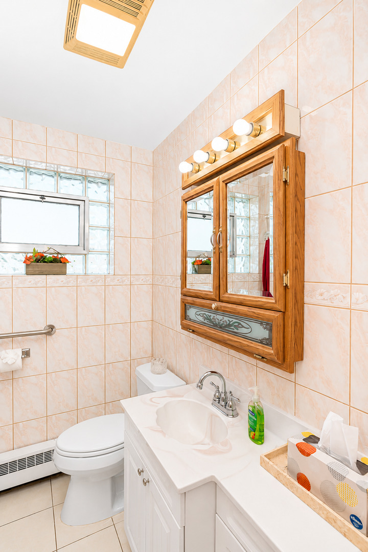 3225 North Narragansett Avenue Chicago IL 60634