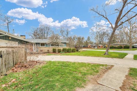 609 East Sunnycrest Court Urbana IL 61801