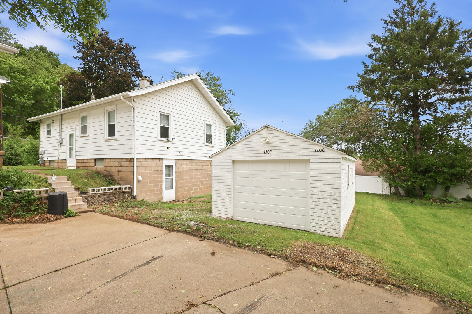 1302 38TH Avenue Moline IL 51265