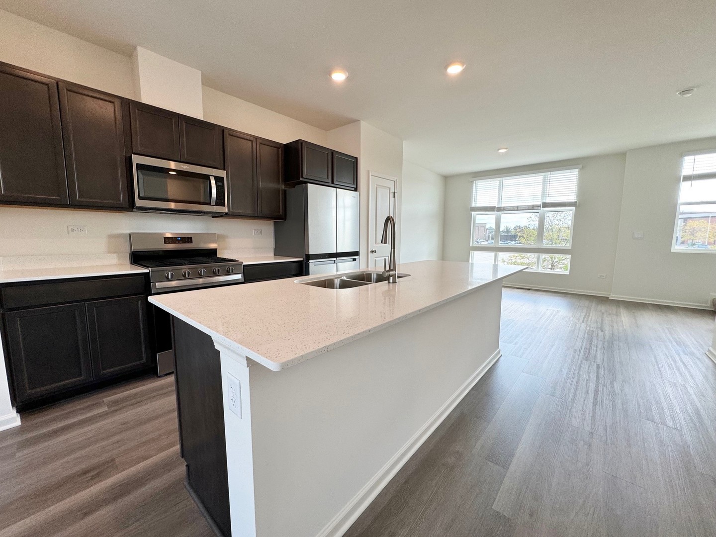 387 Summit Circle Lombard IL 60148