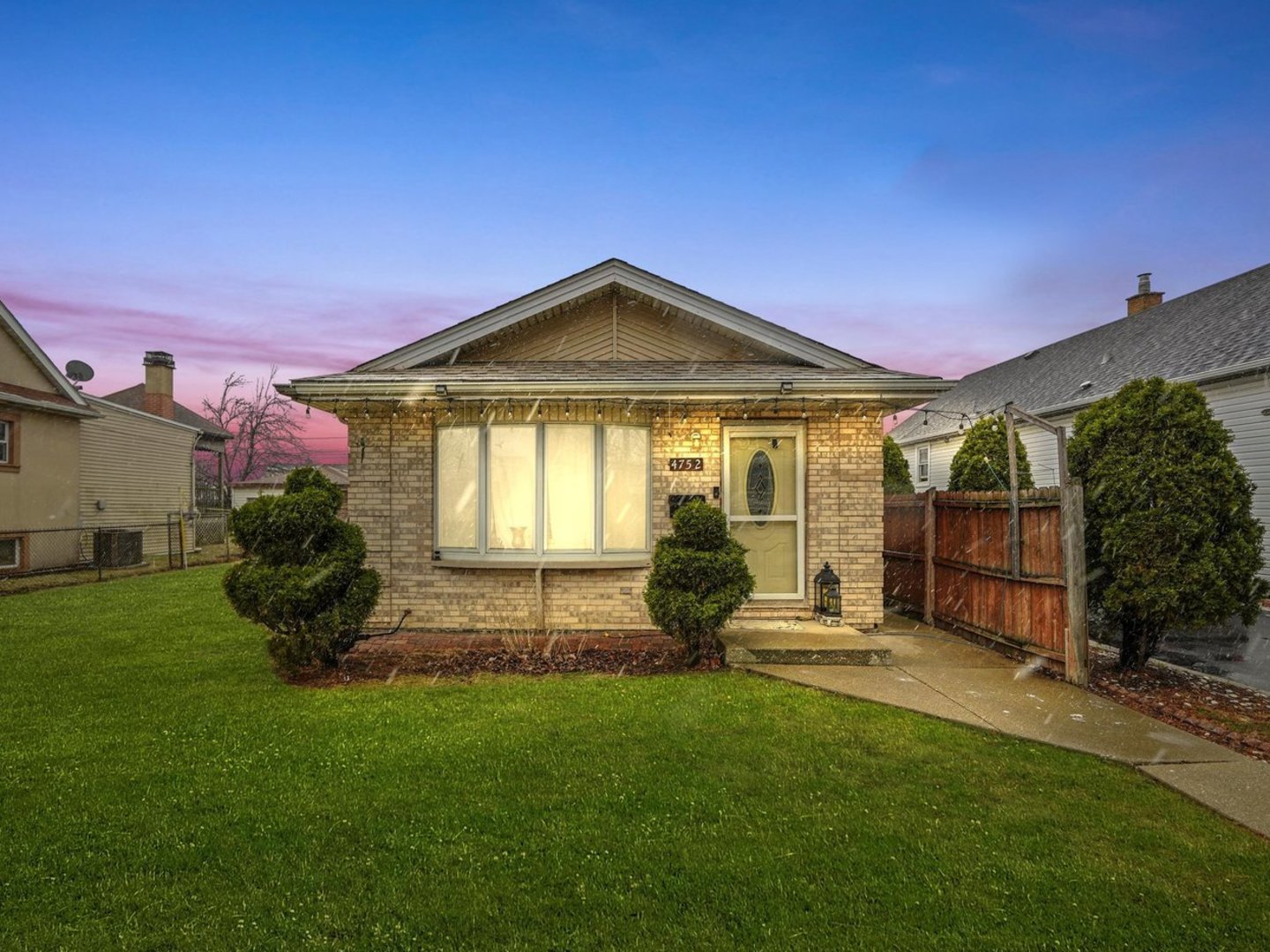 4752 South Linder Avenue Chicago IL 60638