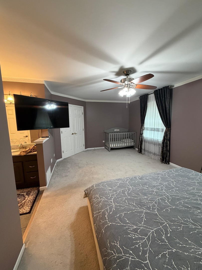 1060 Parkview Circle Carol Stream IL 60188
