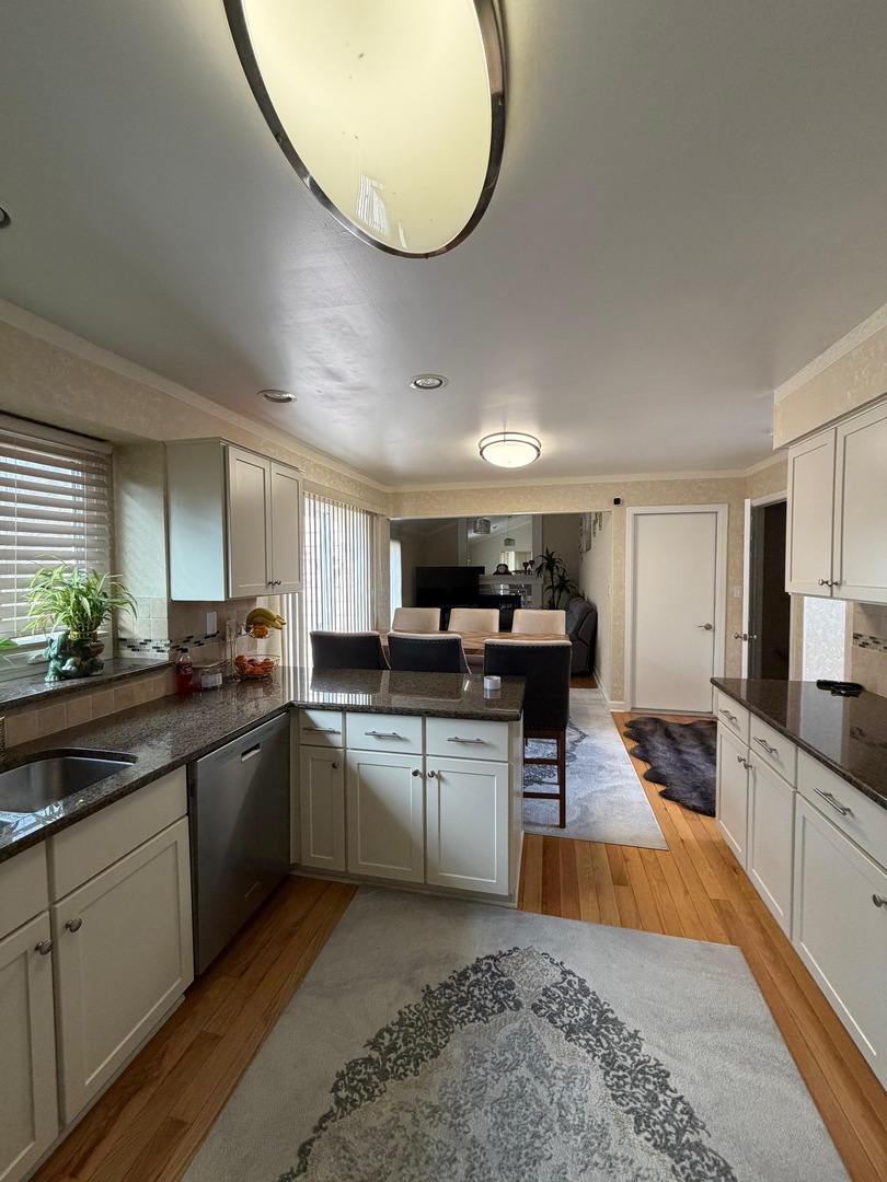 1060 Parkview Circle Carol Stream IL 60188