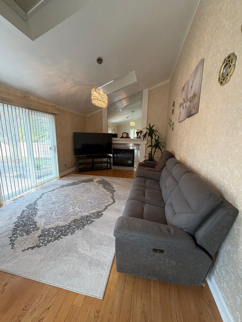 1060 Parkview Circle Carol Stream IL 60188