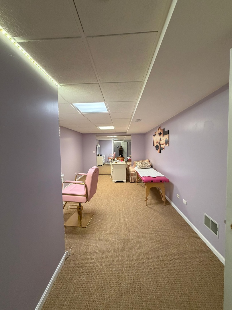 1060 Parkview Circle Carol Stream IL 60188
