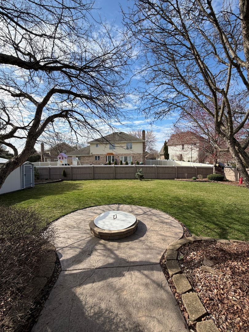 1060 Parkview Circle Carol Stream IL 60188