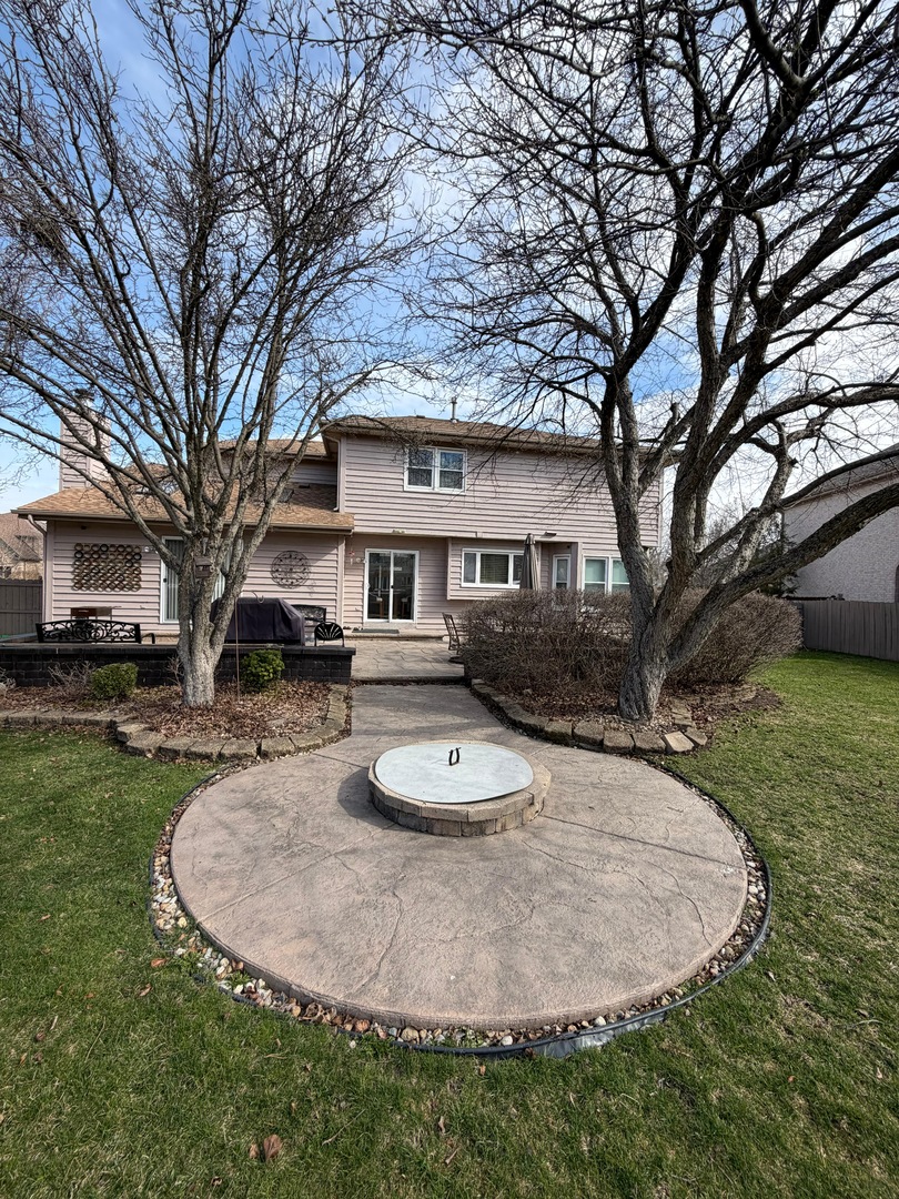 1060 Parkview Circle Carol Stream IL 60188