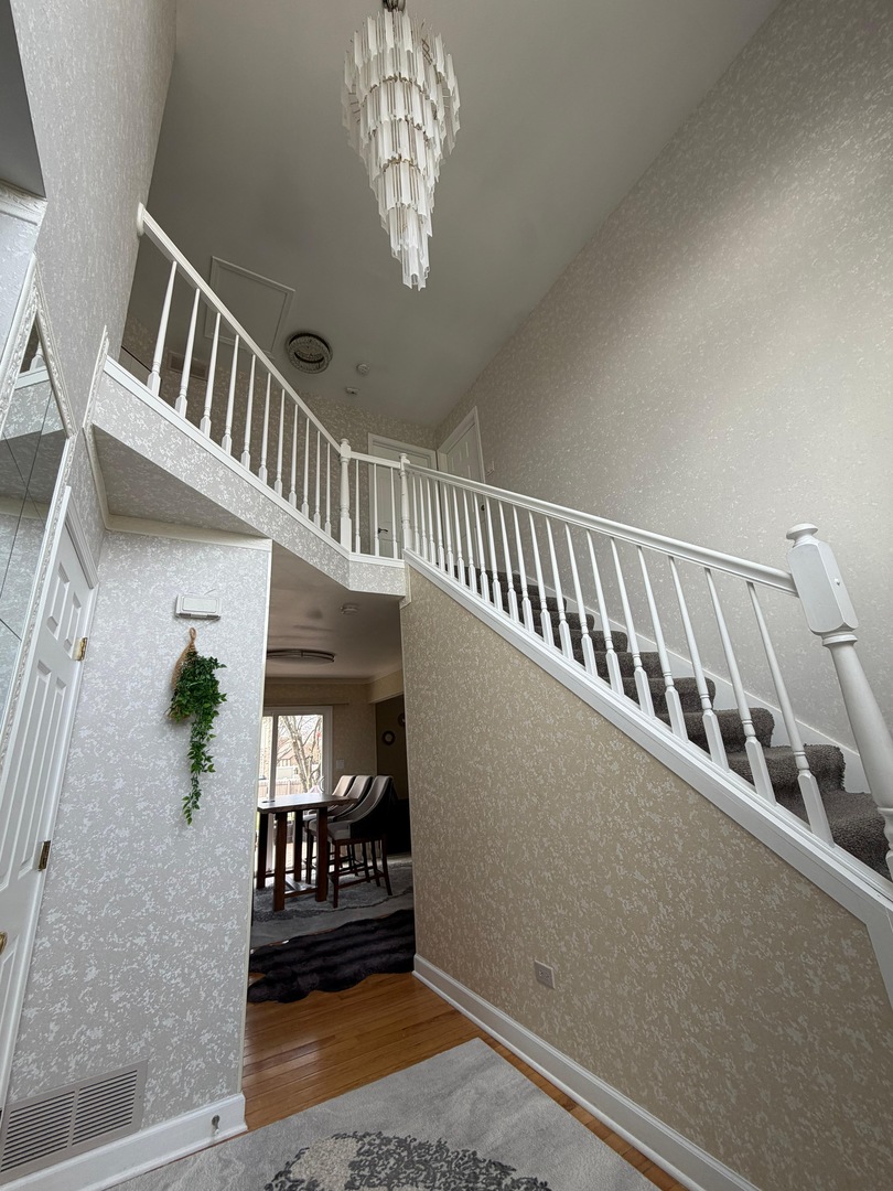 1060 Parkview Circle Carol Stream IL 60188