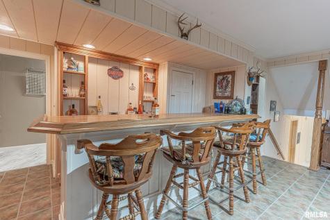 2022 West Main Street Salem IL 62881