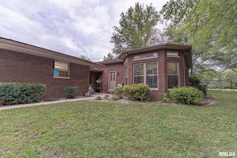 2022 West Main Street Salem IL 62881