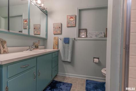 2022 West Main Street Salem IL 62881