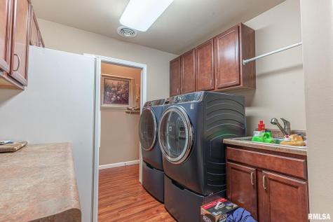 2022 West Main Street Salem IL 62881
