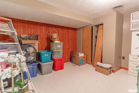 2022 West Main Street Salem IL 62881
