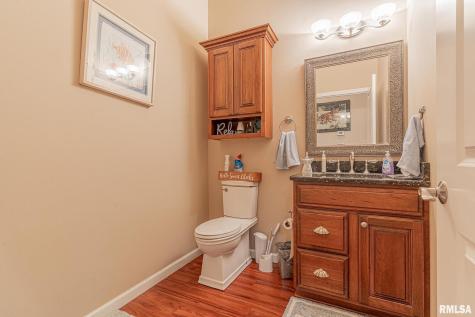 2022 West Main Street Salem IL 62881