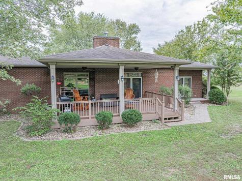 2022 West Main Street Salem IL 62881