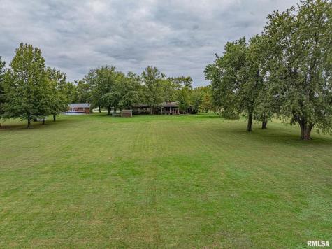 2022 West Main Street Salem IL 62881