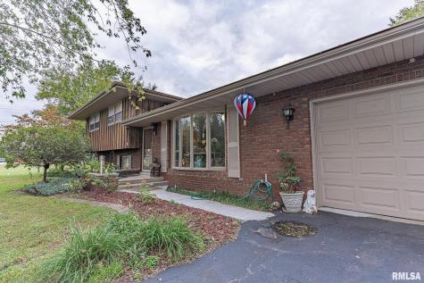 2022 West Main Street Salem IL 62881