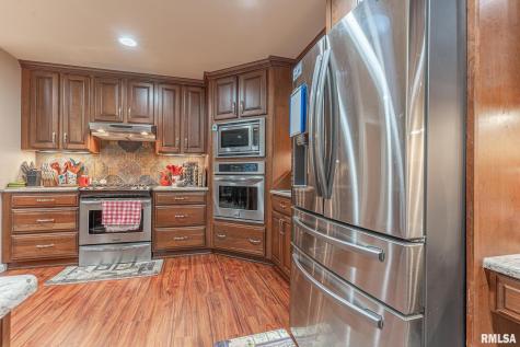 2022 West Main Street Salem IL 62881