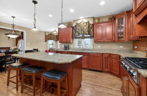 1 Crenshaw Court Bolingbrook IL 60490