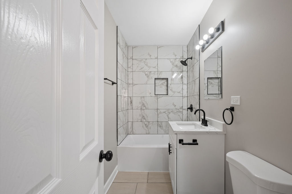 8613 South Colfax Avenue Chicago IL 60617