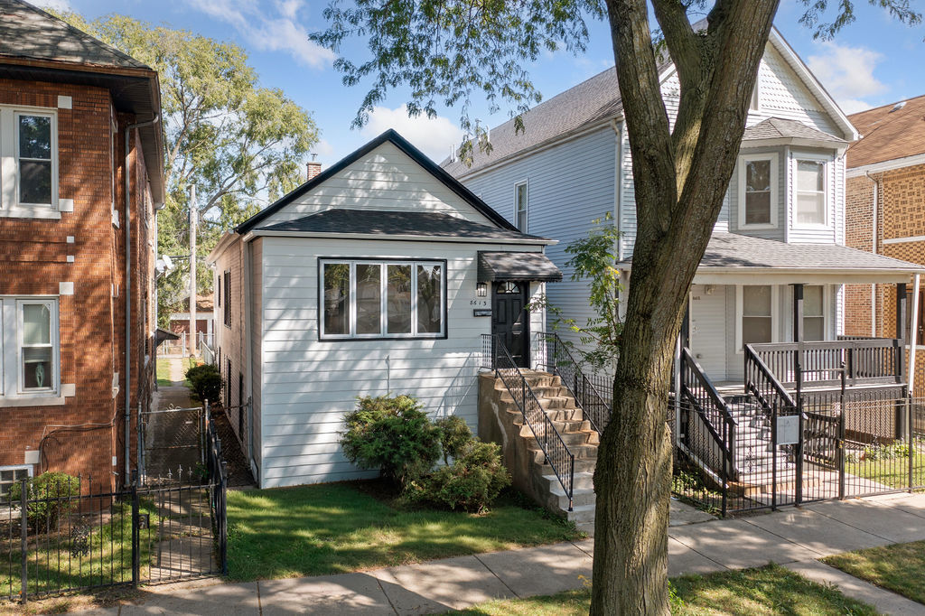 8613 South Colfax Avenue Chicago IL 60617