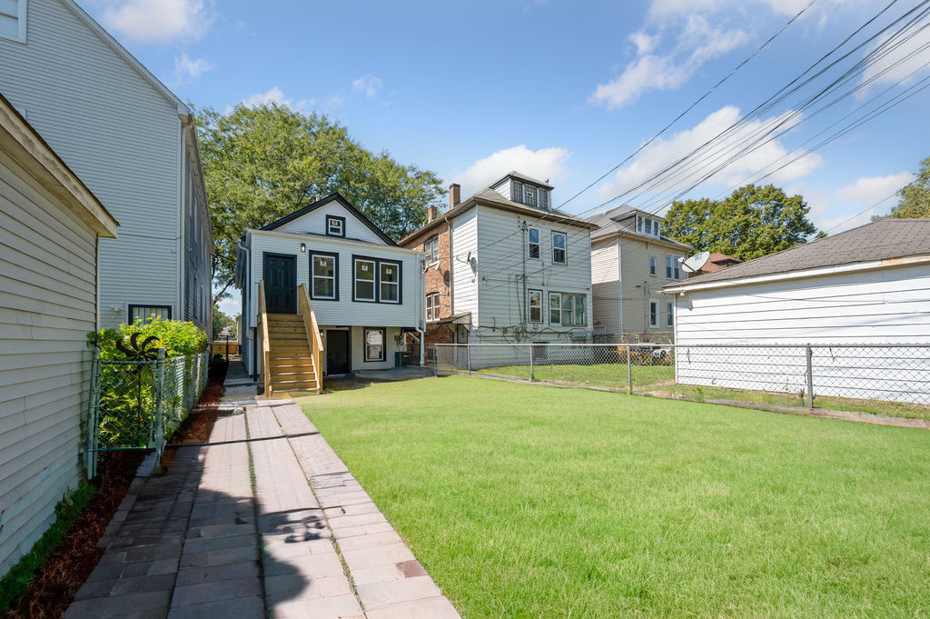8613 South Colfax Avenue Chicago IL 60617