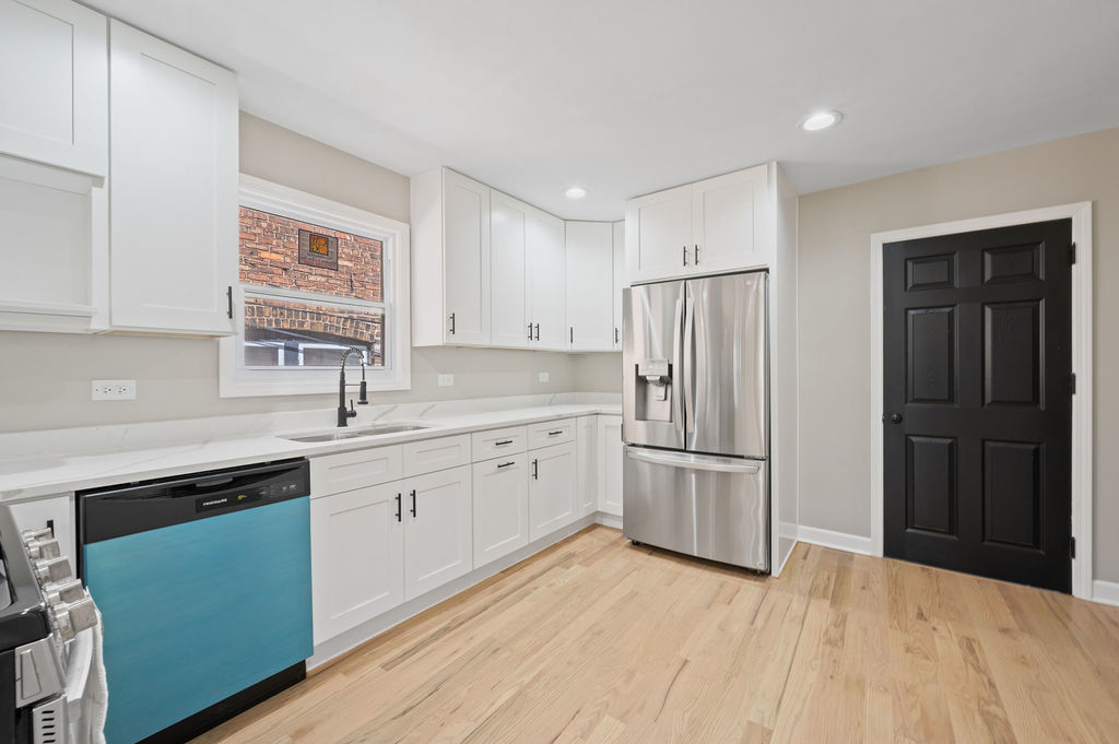 8613 South Colfax Avenue Chicago IL 60617