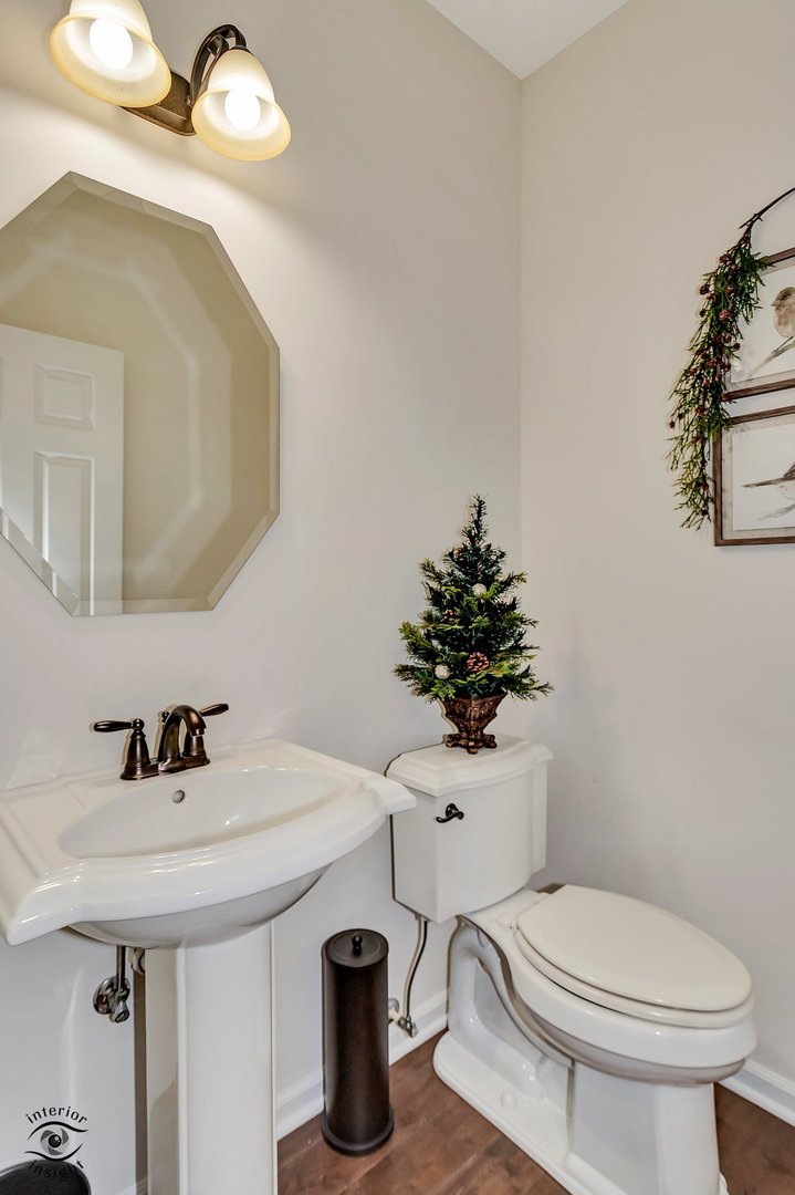 268 Bennett Drive Carol Stream IL 60188