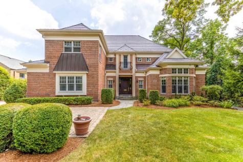 64 Crescent Drive Glencoe IL 60022