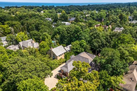 64 Crescent Drive Glencoe IL 60022