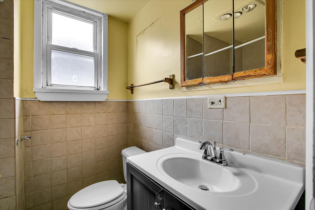 12337 South Emerald Avenue Chicago IL 60628