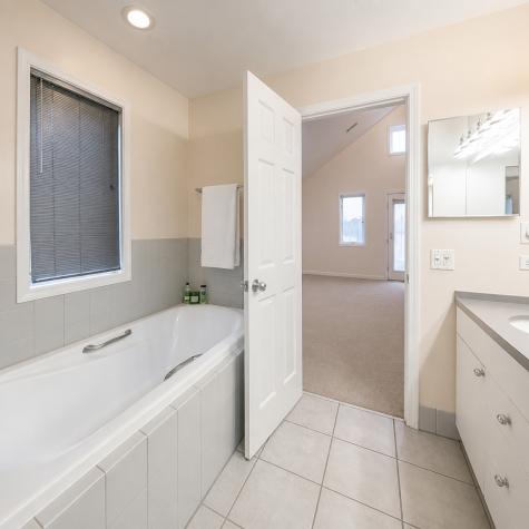 1410 East 48th Street Chicago IL 60615